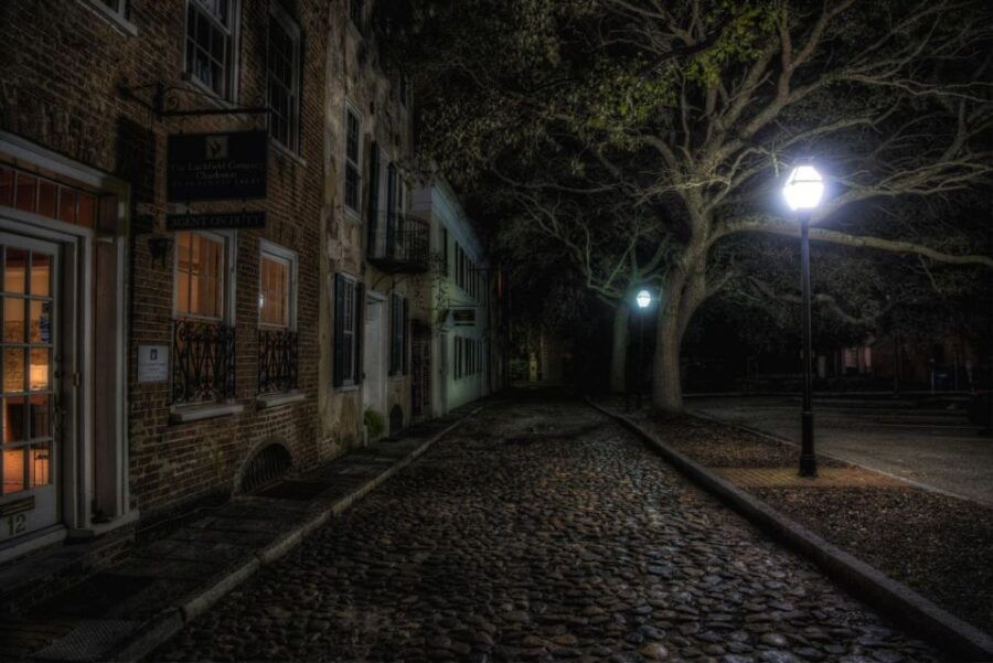 Charleston: Guided Pub Crawl and Haunted History Tour - Experience Highlights