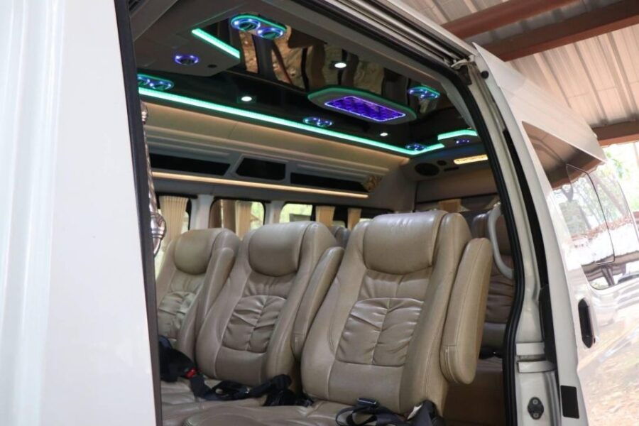 Chiang Mai Minivan Hire With English Speaking Driver