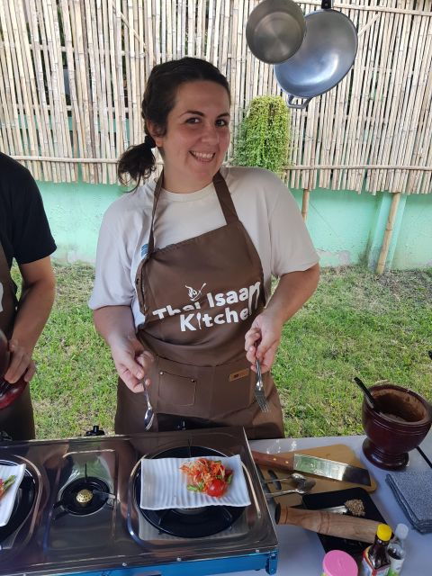 Chiang Mai: Thai and Isaan Cooking Class & Local Market Tour