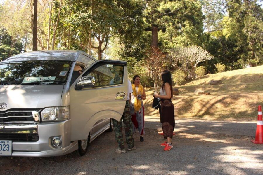 Chiang Mai Trek: Doi Suthep Area W/ Market and Temple Visit