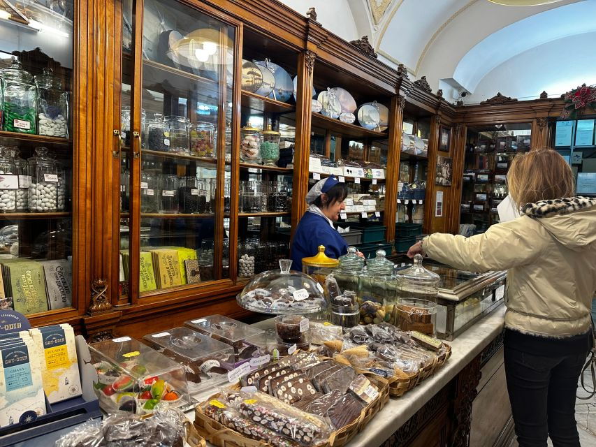 Chocolate and Pastry Tasting Tour in Napoli Old Town - Good To Know