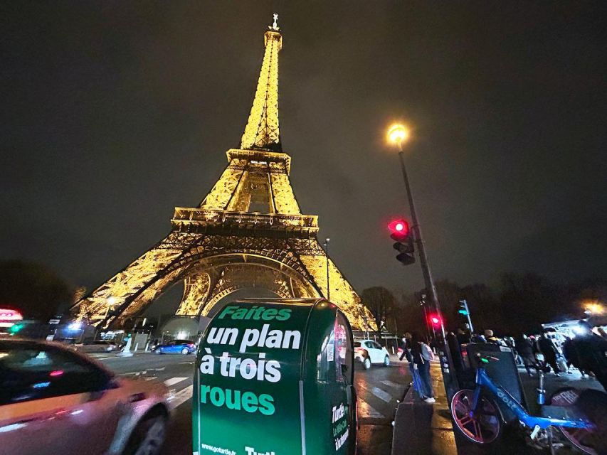 Christmas Lights Private City-Tour in a Modern Rickshaw - Good To Know