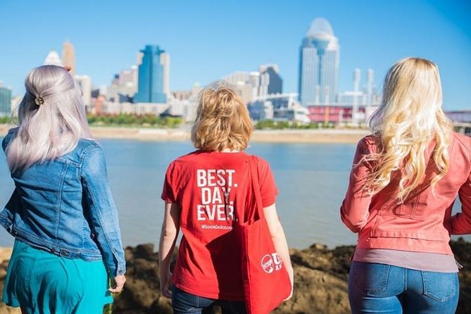 Cincinnati Walking Sightseeing Tour With Pizza and Ice-Cream