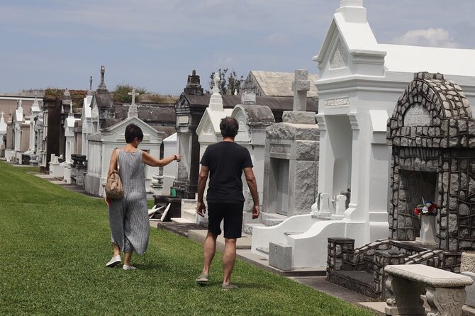 Citywide Driving Tour With Local Jazz Musician - Good To Know