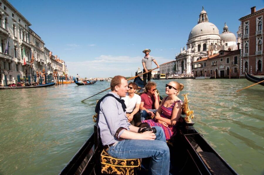 Classic Venetian Gondola Tour - Good To Know