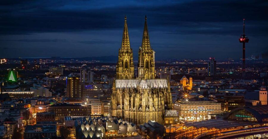 Cologne : Bachelorette Party Outdoor Smartphone Game