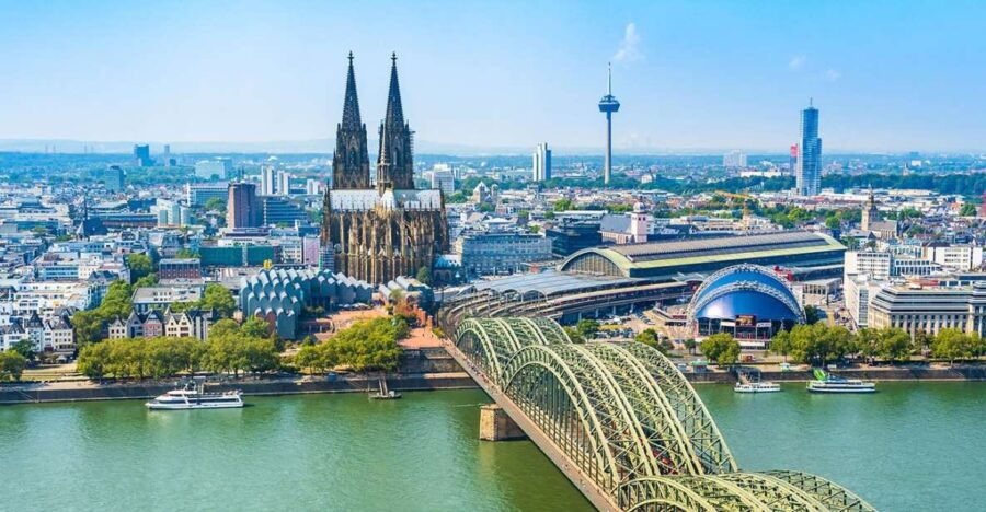 Cologne: Cathedral Builder Self-Guided Smartphone Tour