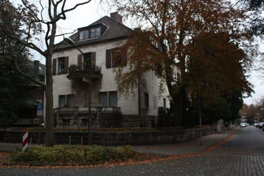 Cologne: Guided Tour of Lindenthal