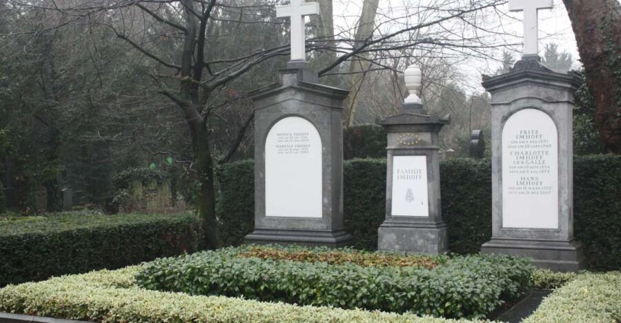 Cologne: Melaten Cemetery Tour in German