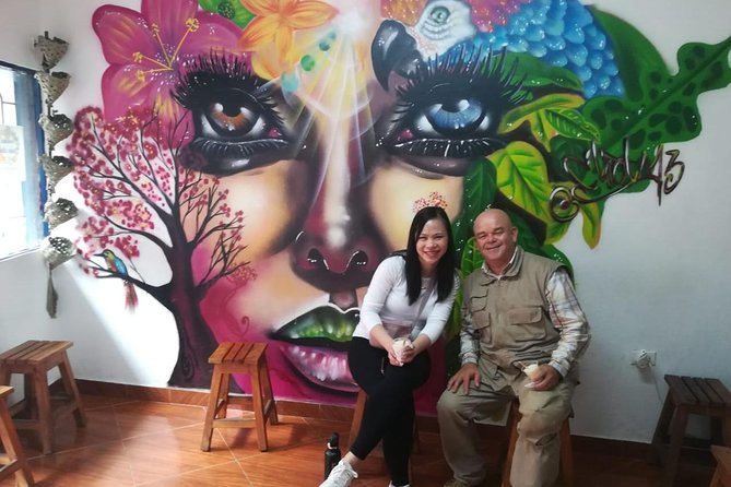 Colombian Handicrafts and Market Tour in Medellin