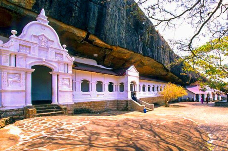 Colombo: Day Tour From Colombo to Sigiriya and Dambulla Cave - Good To Know