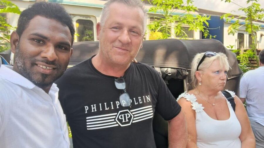 Colombo: Shopping Tour by Tuktuk With Sightseeing Tour - Good To Know