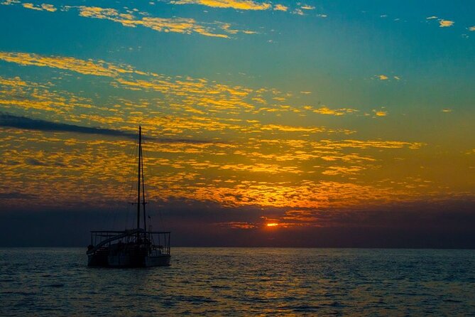 Combo Tour: Manuel Antonio National Park Catamaran Tour From San José - Good To Know