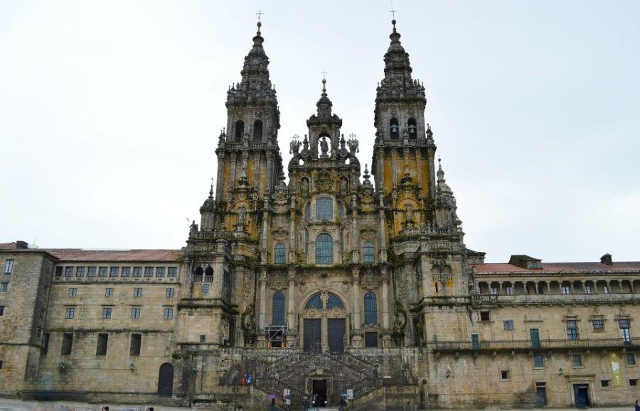 Complete Tour of Santiago: Portico, Cathedral and Hostal