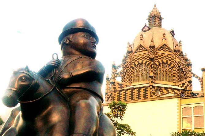 Comuna 13 and Downtown Medellín Private City Tour - Good To Know