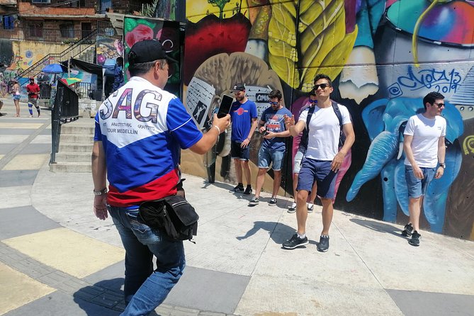 Comuna 13 Graffiti Tour and Enjoy Photos and Videos With a Drone