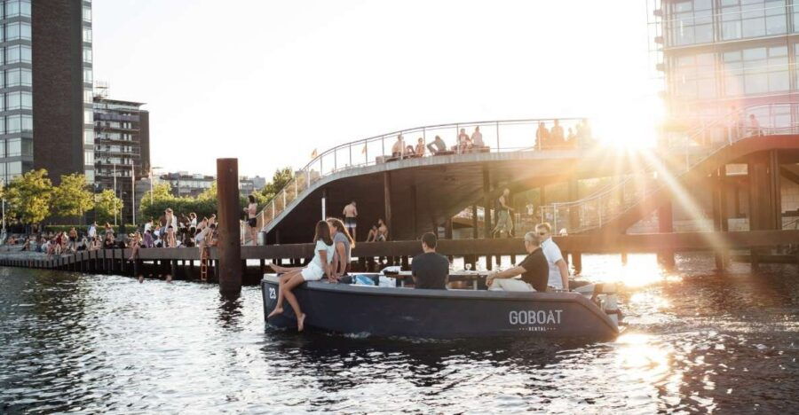 Copenhagen: 1- or 2-Hour Boat Rental – No License Required