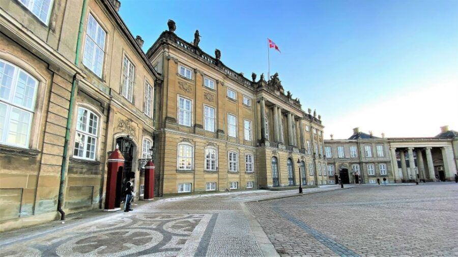 Copenhagen: 4-Hour Public Bike Tour in French
