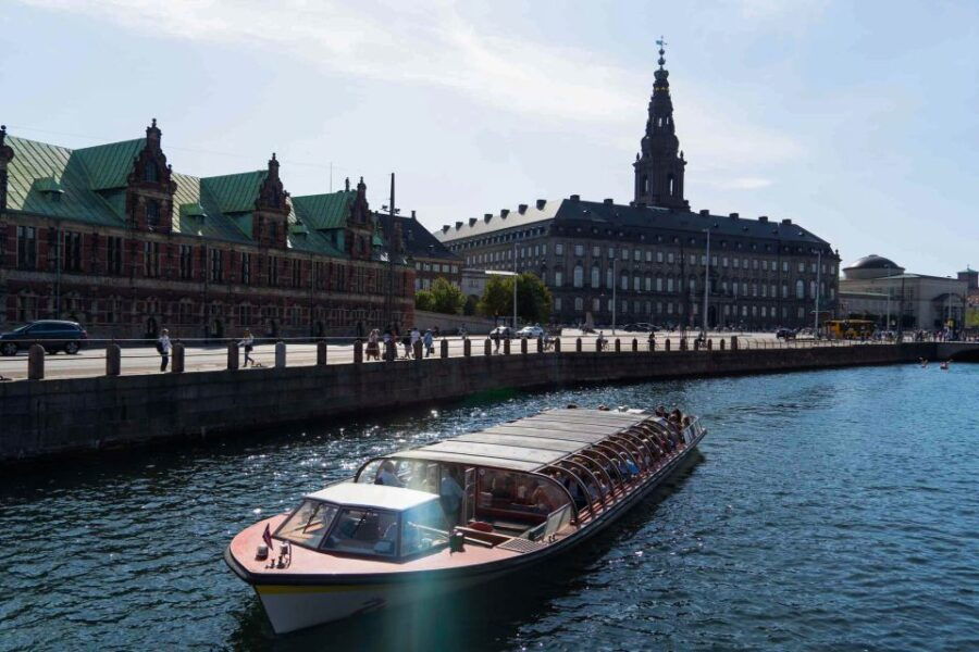Copenhagen: Grand Canal Tour With Live Commentary