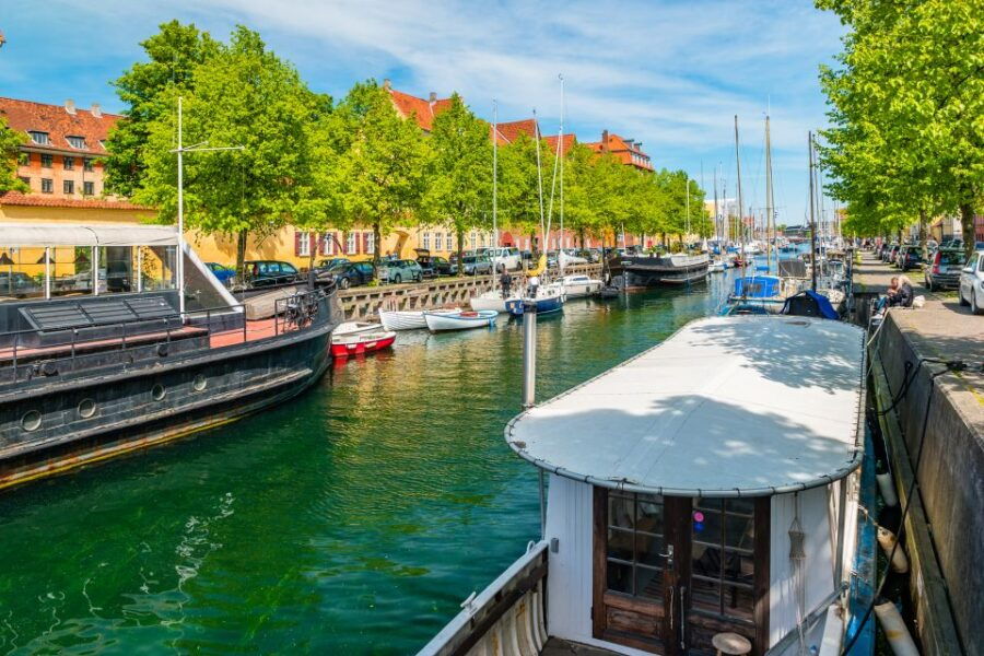 Copenhagen: Private Tour – 90mins – Hippies & Christianshavn