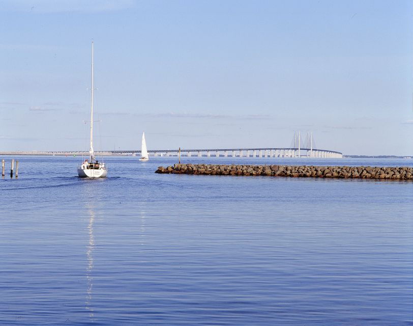 Copenhagen: Tour Across the Øresund Bridge to Lund and Malmö