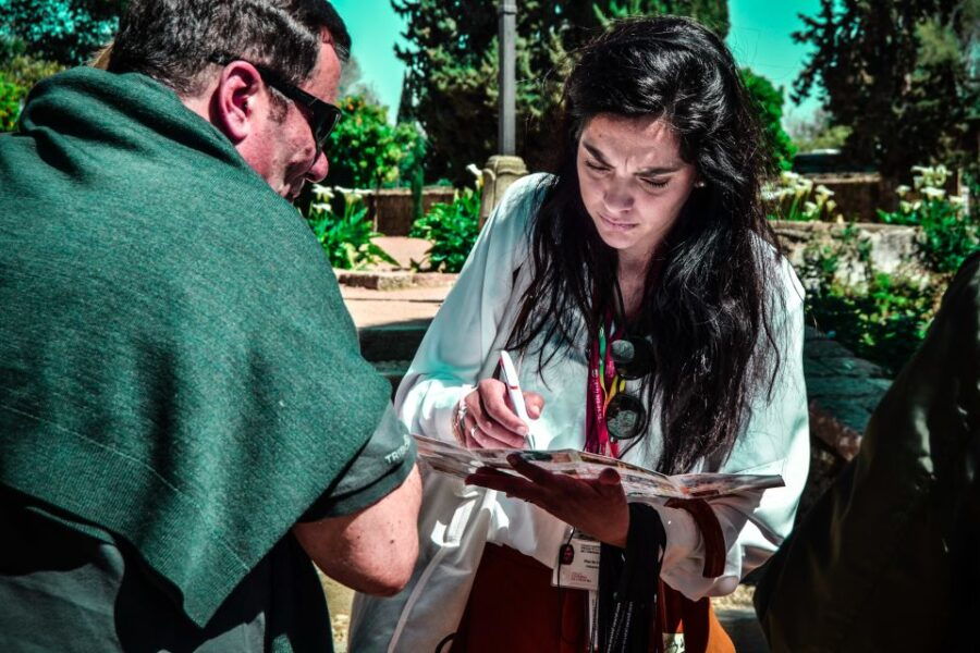 Cordoba: 2.5-Hour Guided Jewish Quarter and Alcazar Tour