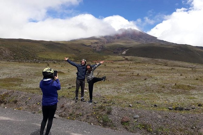 Cotopaxi National Park Tour: Hiking and Downhill Bike All Inclusive