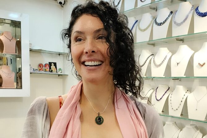 Customized Half Day or Full Day Delhi Shopping Tour With Female Consultant - Good To Know