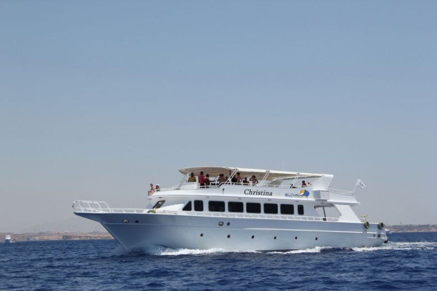 Dahab: Luxury Snorkeling Cruise With Buffet Lunch