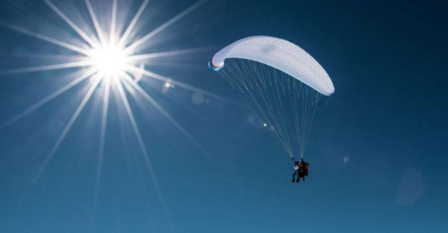 Davos: Tandem Paragliding Experience