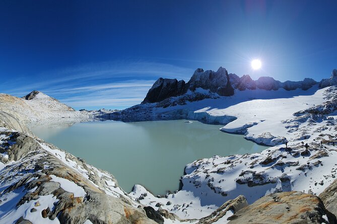 Day Hike to Glacier Ojo Del Albino and Laguna Esmeralda