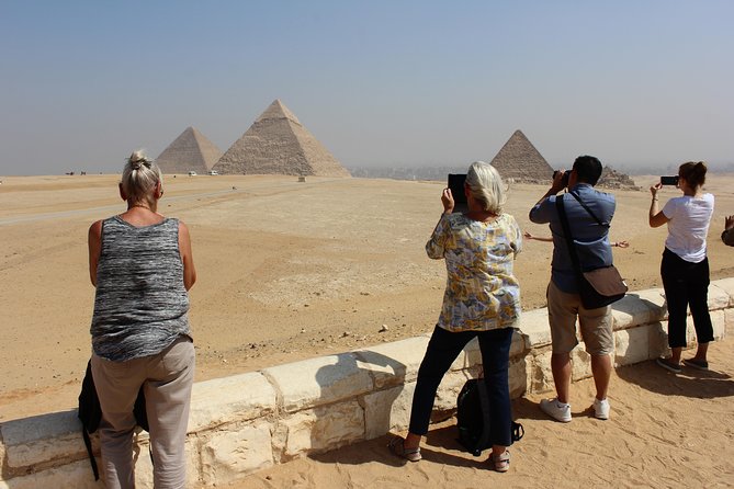 Day Tour From Hurghada to Cairo Pyramids and Egyptian Museum