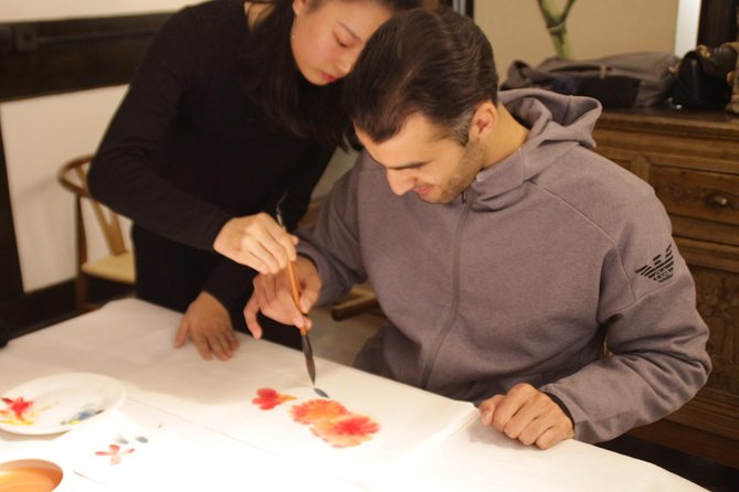 Day Tour of Panda, Kuanzhai Alley and Traditional Chinese Painting Experiences