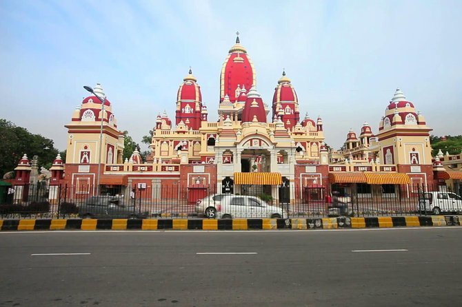 Delhi: Guided Tour of Diverse Indian Culture/Temples by Car - Good To Know
