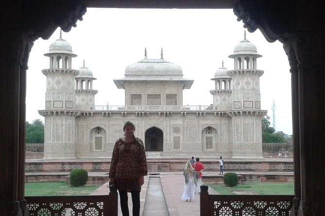 Delhi to Agra and Taj Mahal Private Day Trip by Express Train With Lunch - Good To Know