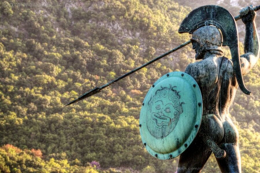 Delphi Corycian Cave and King Leonidas With ƎOo Spartians - Good To Know