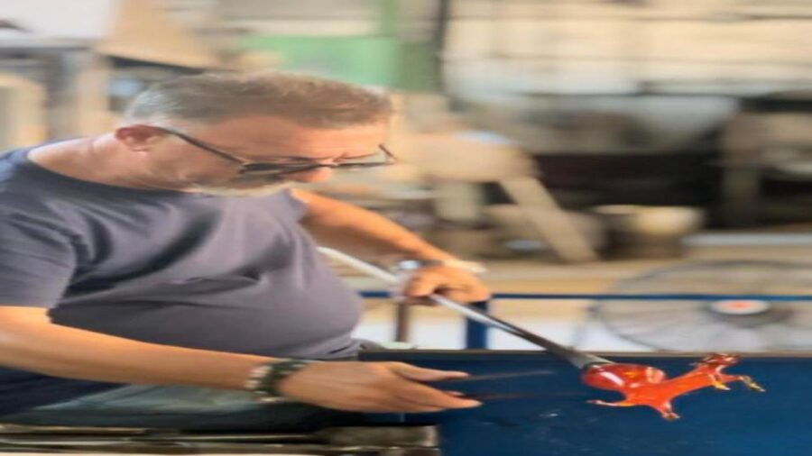 Demonstration of the Art of Blowing&Sculpting Murano Glass!