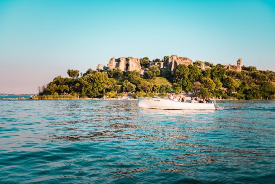 Desenzano Del Garda: Sunset Boat Trip at Sunset With Drink