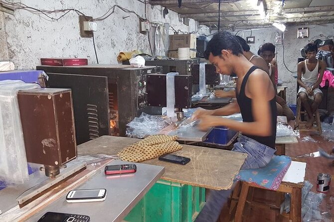 Dharavi Slum Walking Tour in Mumbai