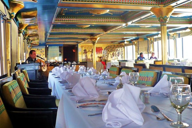 Dinner Nile Cruise Trip in Cairo With Oriental and Belly Dance Show