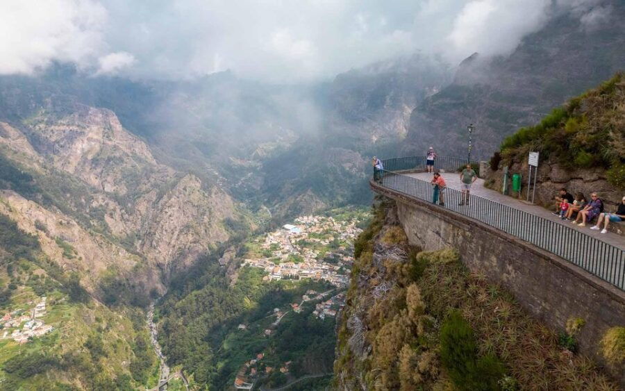 Do Funchal – Nun’s Valley Tuk Tuk Tour (2h30)