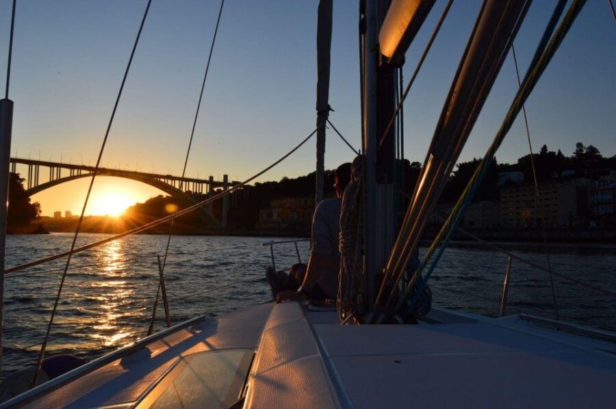 Douro River – Cruising Sail Boat – Exclusive Tour (2hours)