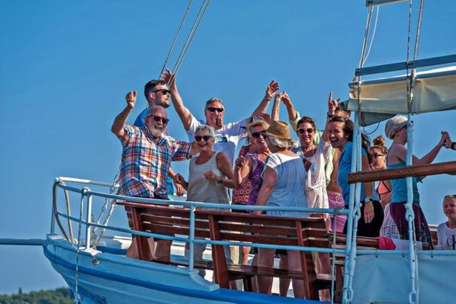 Dubrovnik: Elaphite Islands Cruise With Lunch and Drinks - Good To Know