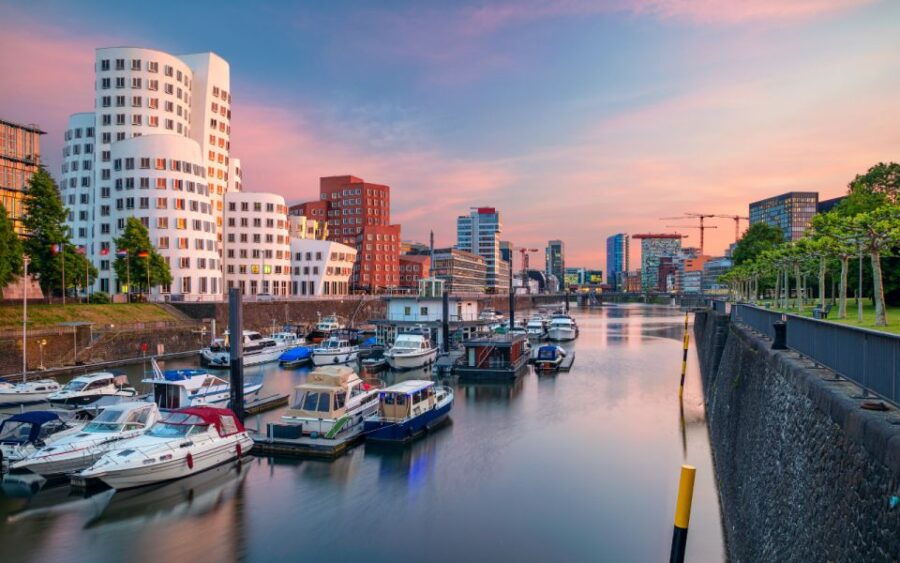 Duesseldorf: Self-Guided Outdoor Escape Game
