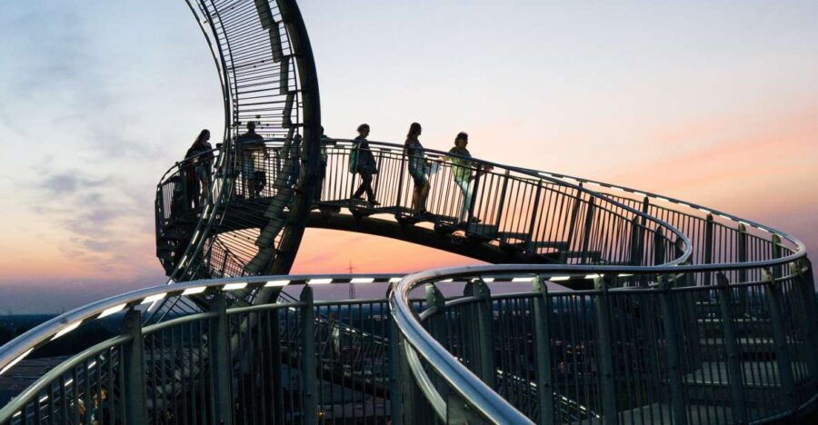 Duisburg: Guided Evening Tour at “Tiger and Turtle”