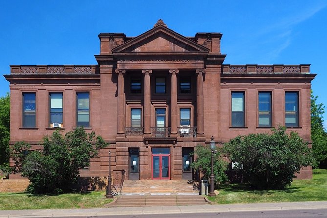 Duluth Scavenger Hunt: A Superior City