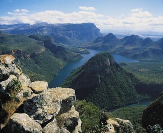 Durban Shore Excursion: Valley of 1000 Hills and PheZulu Tour