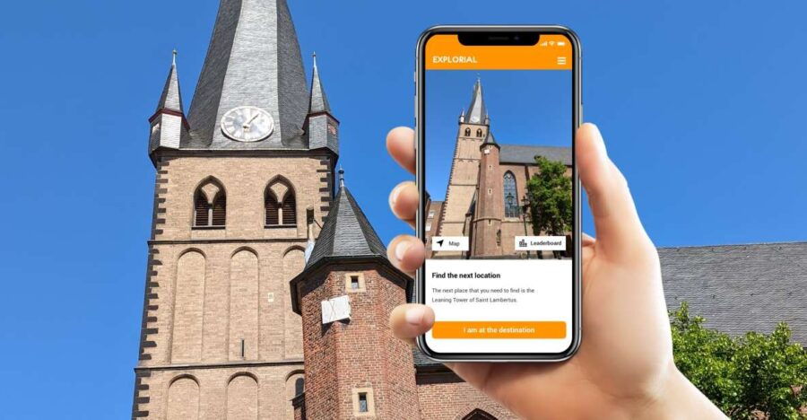 Düsseldorf: Scavenger Hunt and City Sights Self-Guided Tour