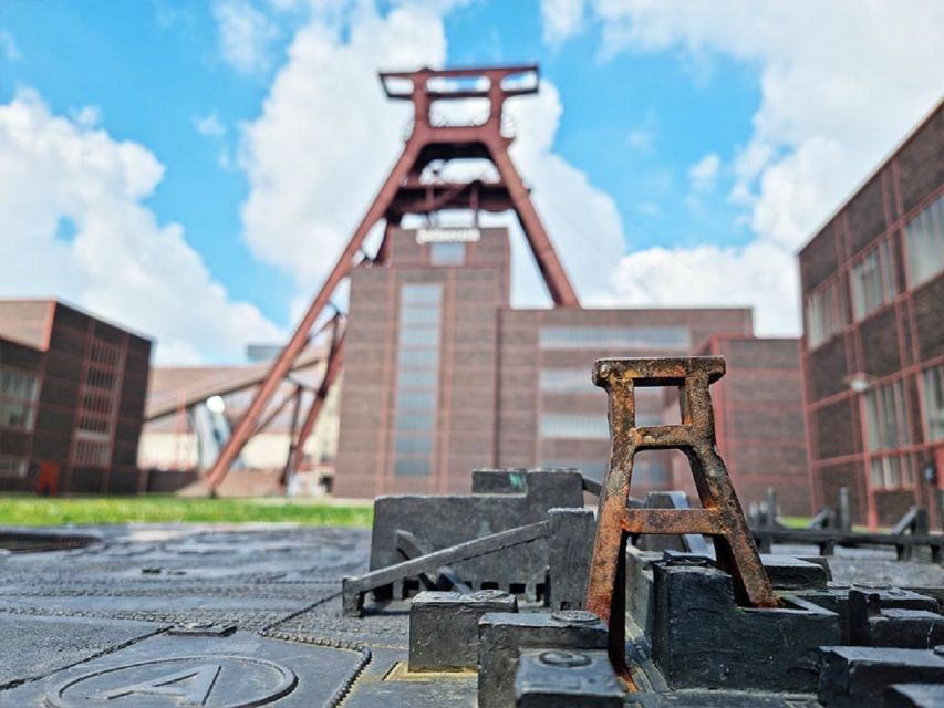 Eating: Zollverein Mine Smartphone Game