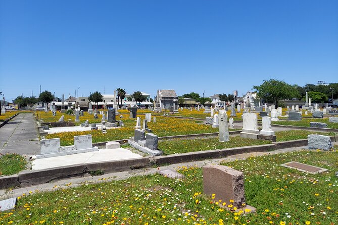 Echoes of the Ages: Secrets of Galvestons Broadway Cemetery.